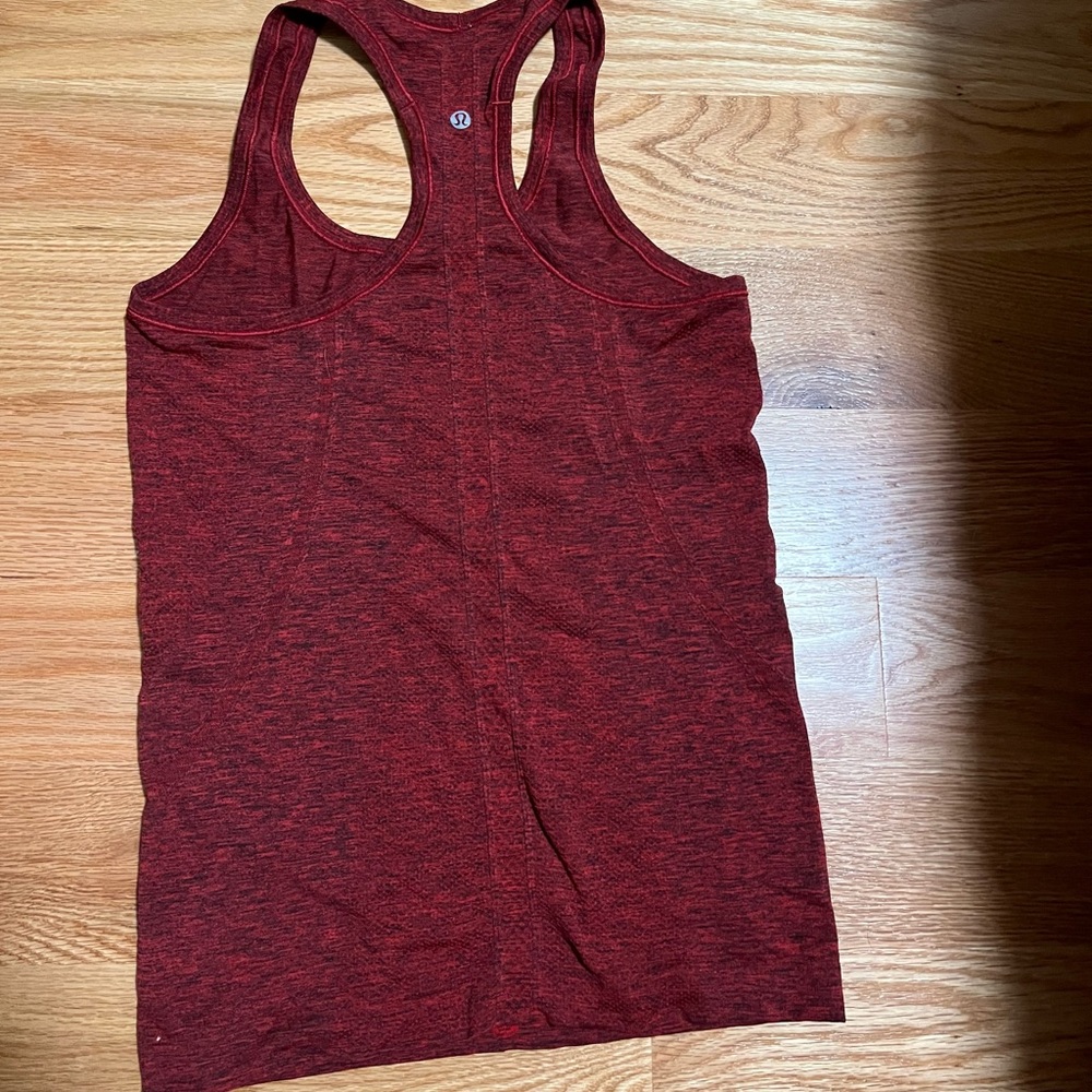 Lululemon tank top